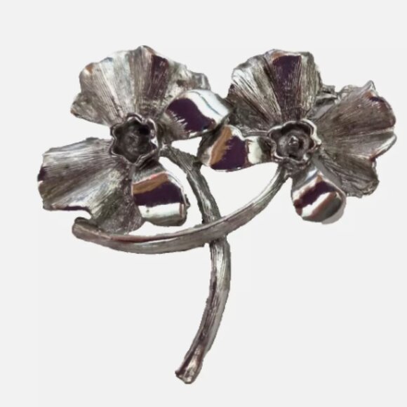 Vintage Silver Tone Bloom Flower Brooch Pin Sz 2" Across Bloom - Picture 1 of 5